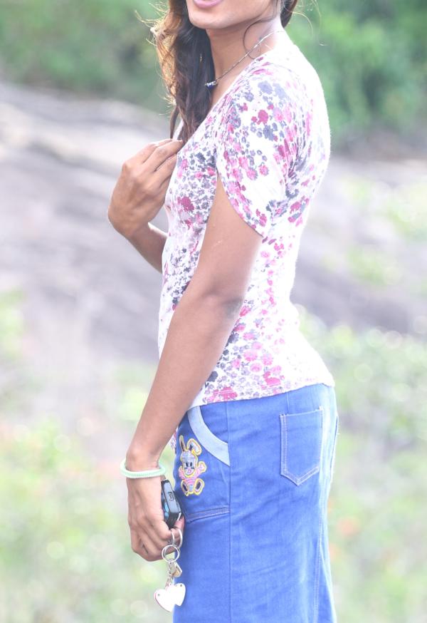 shemale photo of Lanka Ads