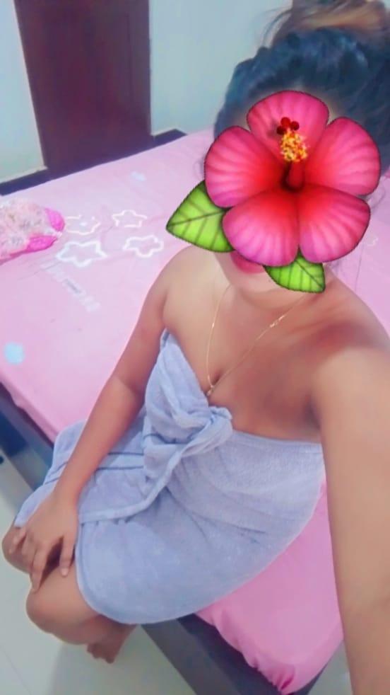 girls-personal photo of Lanka Ads