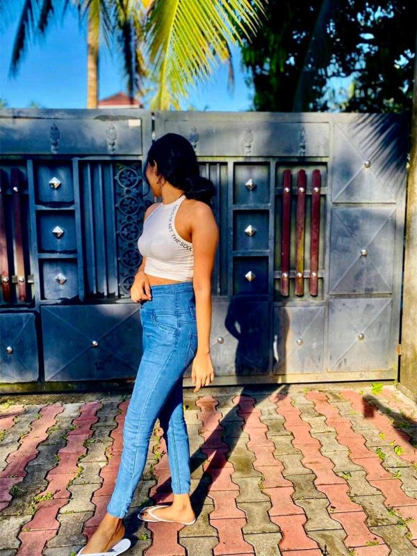 girls-personal photo of Lanka Ads