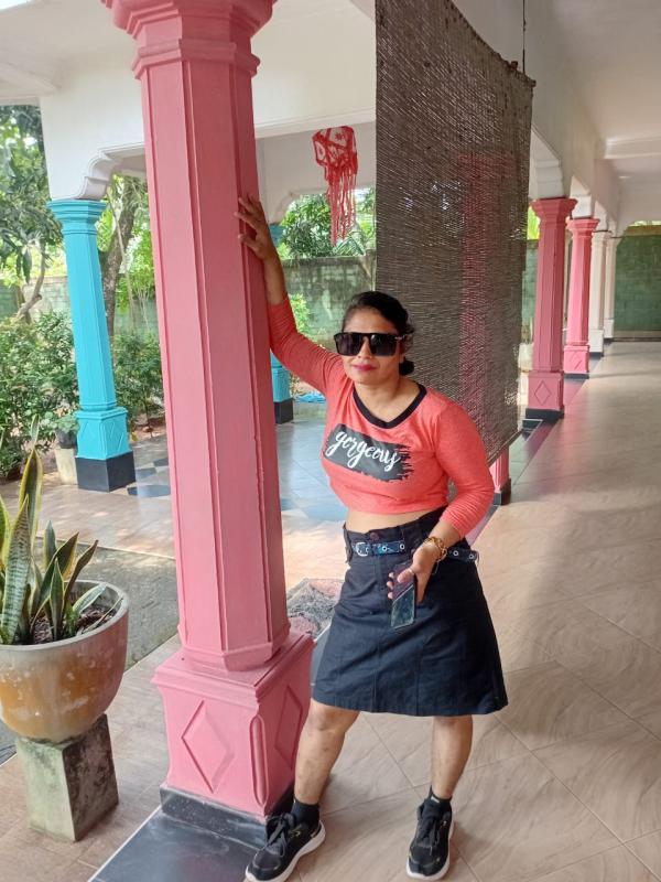 girls-personal photo of Lanka Ads