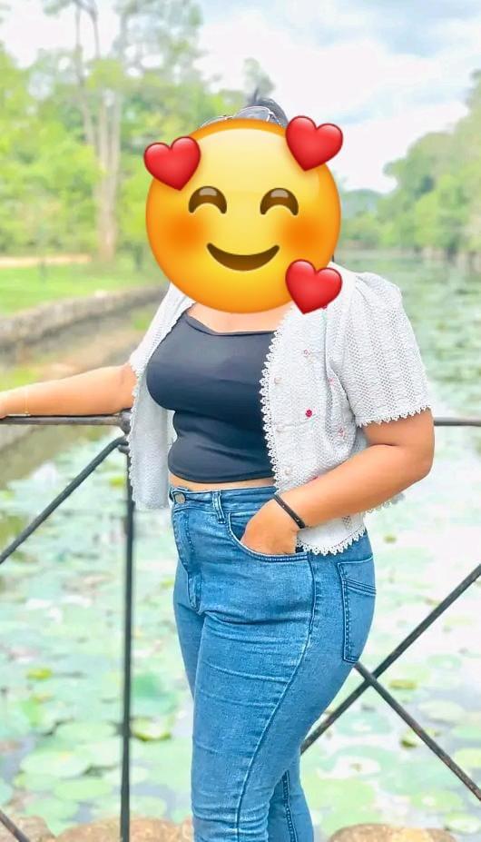 girls-personal photo of Lanka Ads