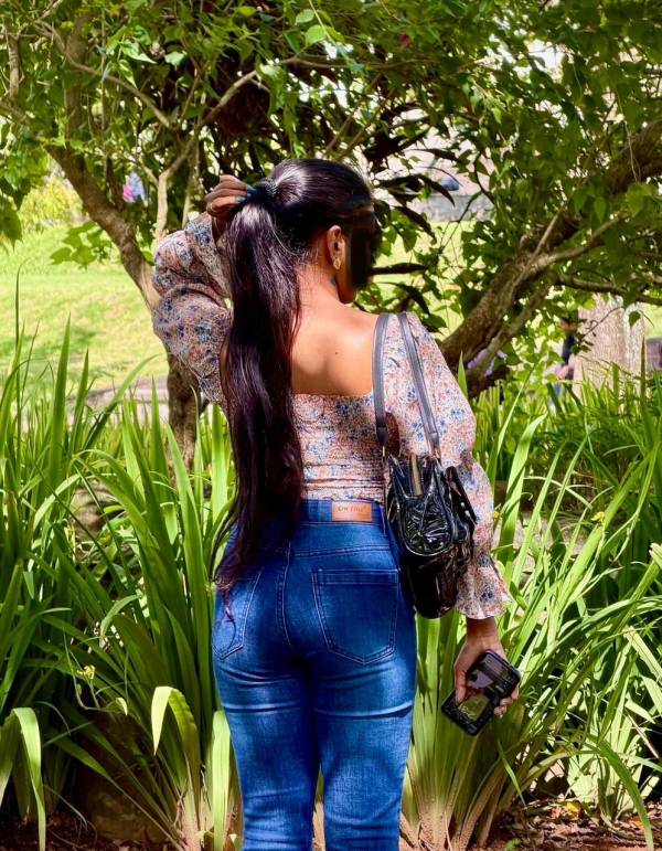 girls-personal photo of Lanka Ads