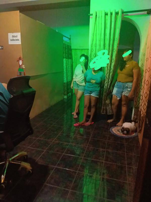 girls-personal photo of Lanka Ads