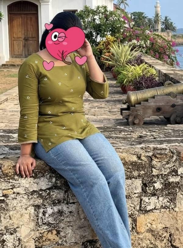 girls-personal photo of Lanka Ads
