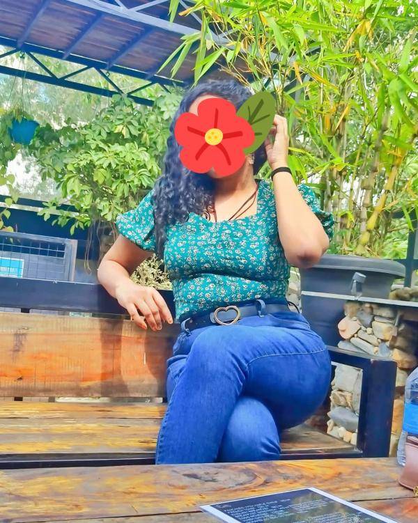 girls-personal photo of Lanka Ads
